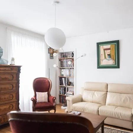 Spacious And Bright Apartmentplace De La Nation Apartment